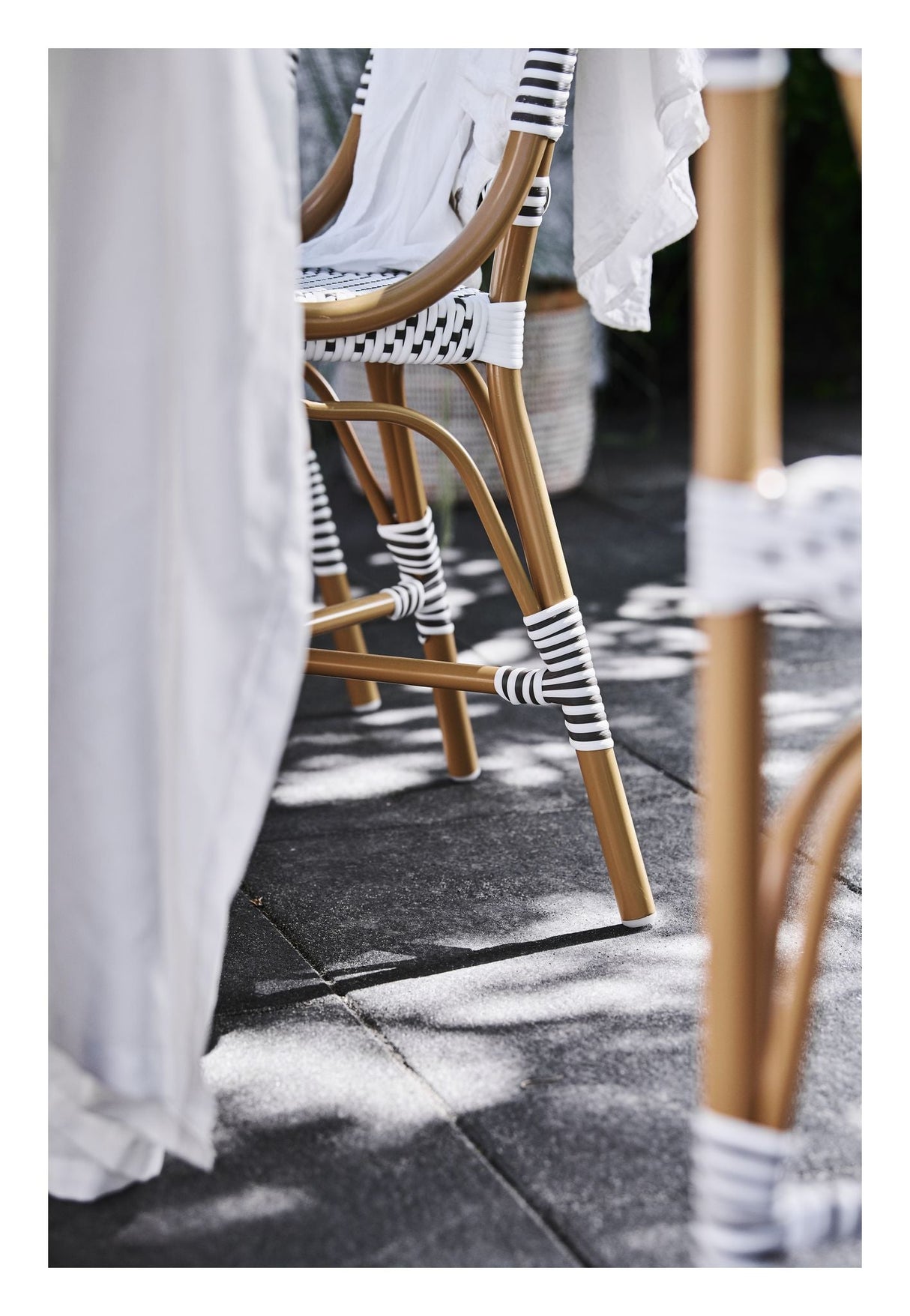 Monique Exterior Café Chair, Alu-Rattan, White/Cappuchino dot