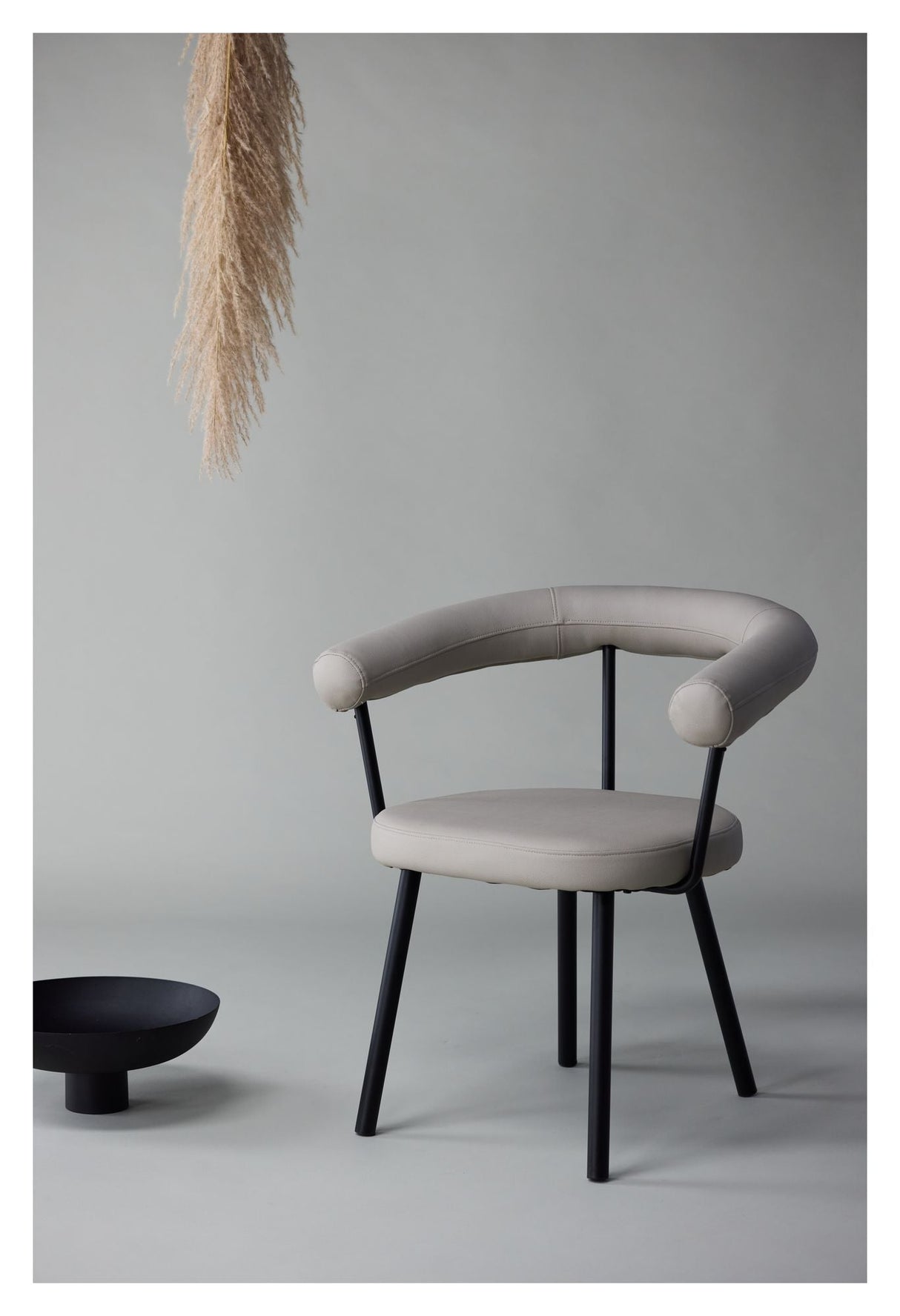 Västerås x Josefin Lustig Dining chair - Offwhite faux leather