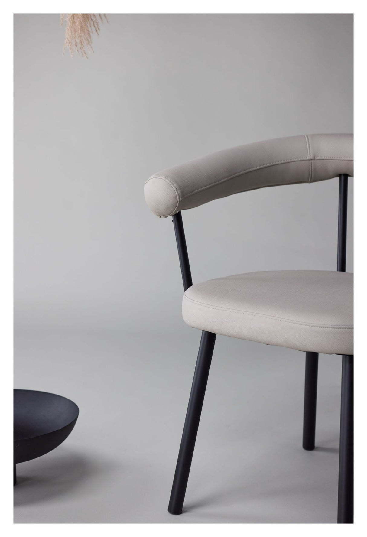 Västerås x Josefin Lustig Dining chair - Offwhite faux leather