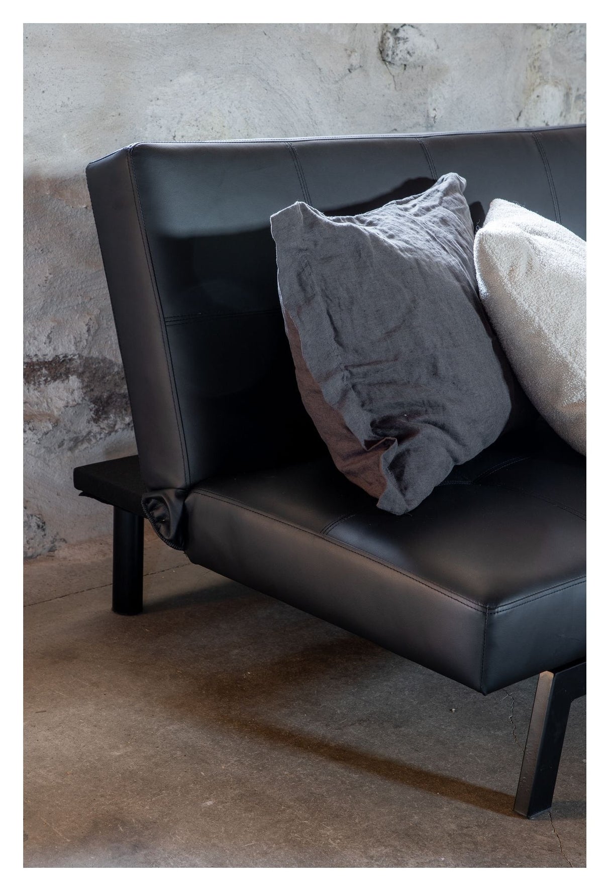 Bodil Sofa bed - Black leatherette