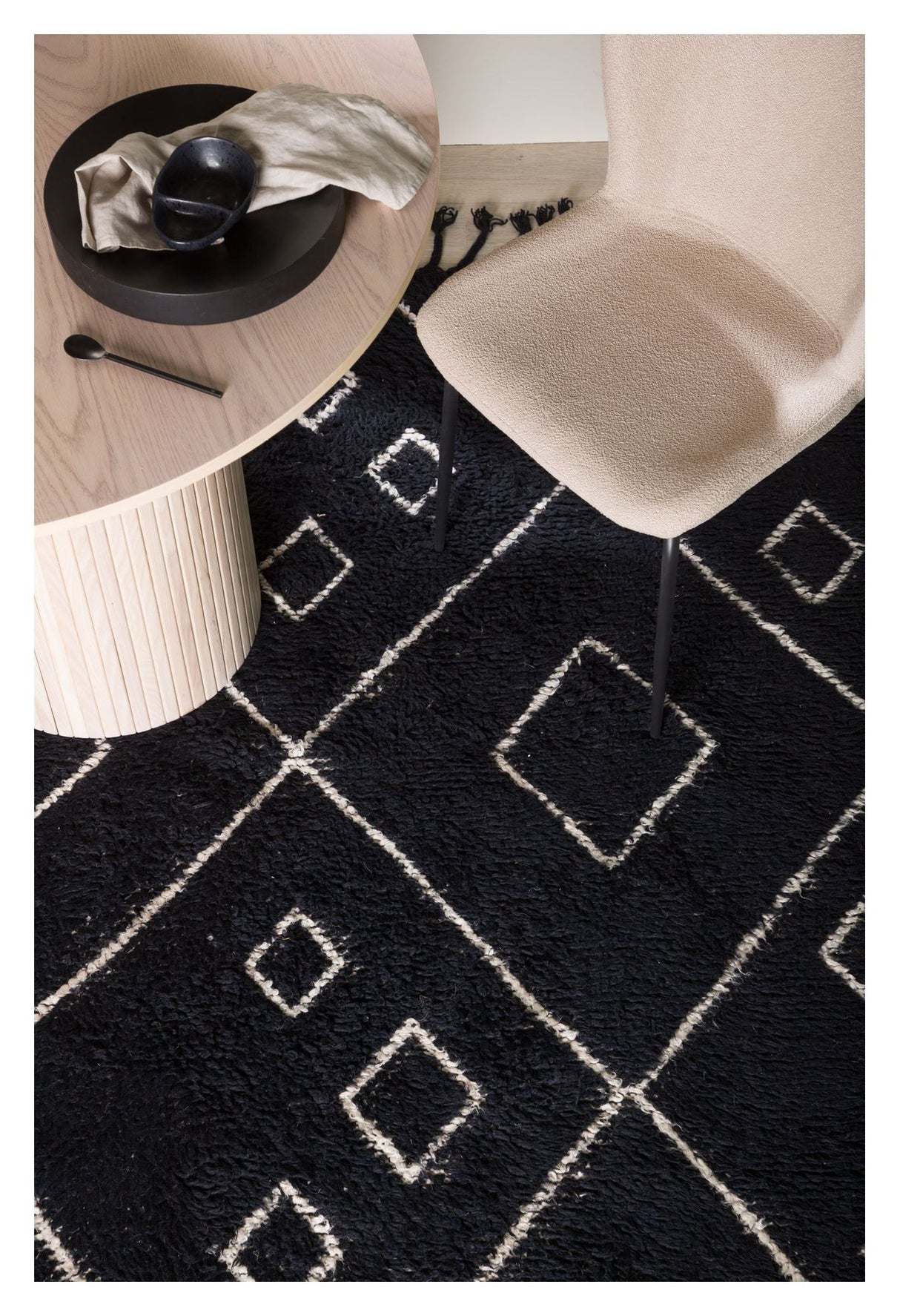 David Wool Rug 230x160 - Black/white