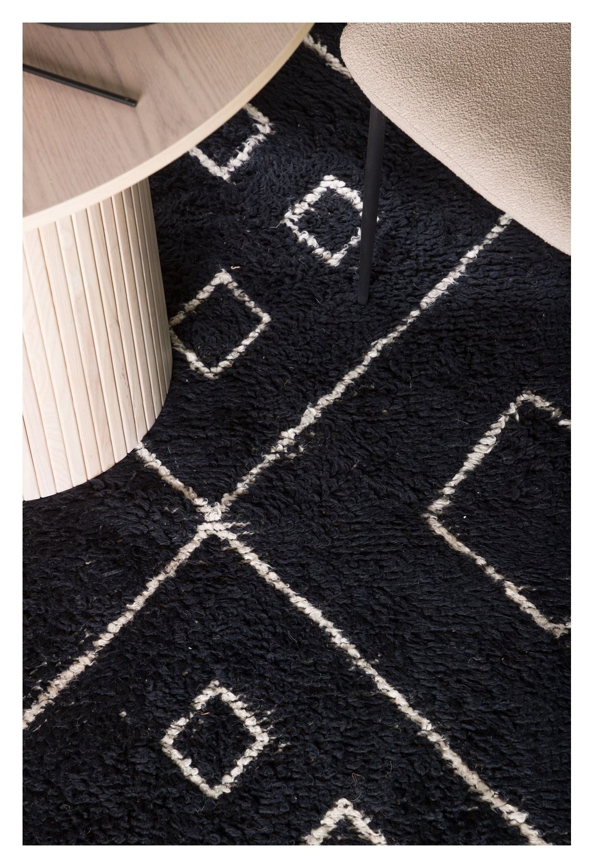 David Wool Rug 350x250 - Black/white