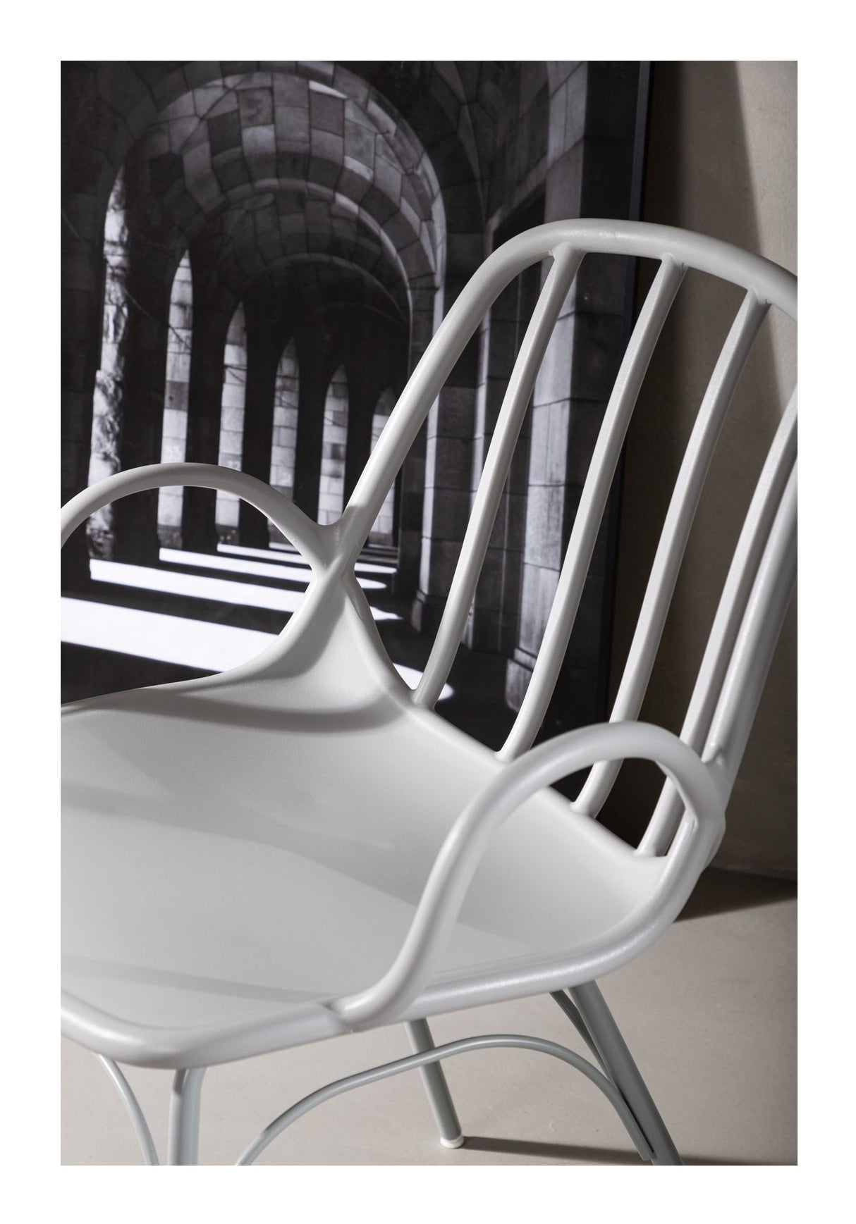 Dyrön Dining Chair, Plastic, Light Gray