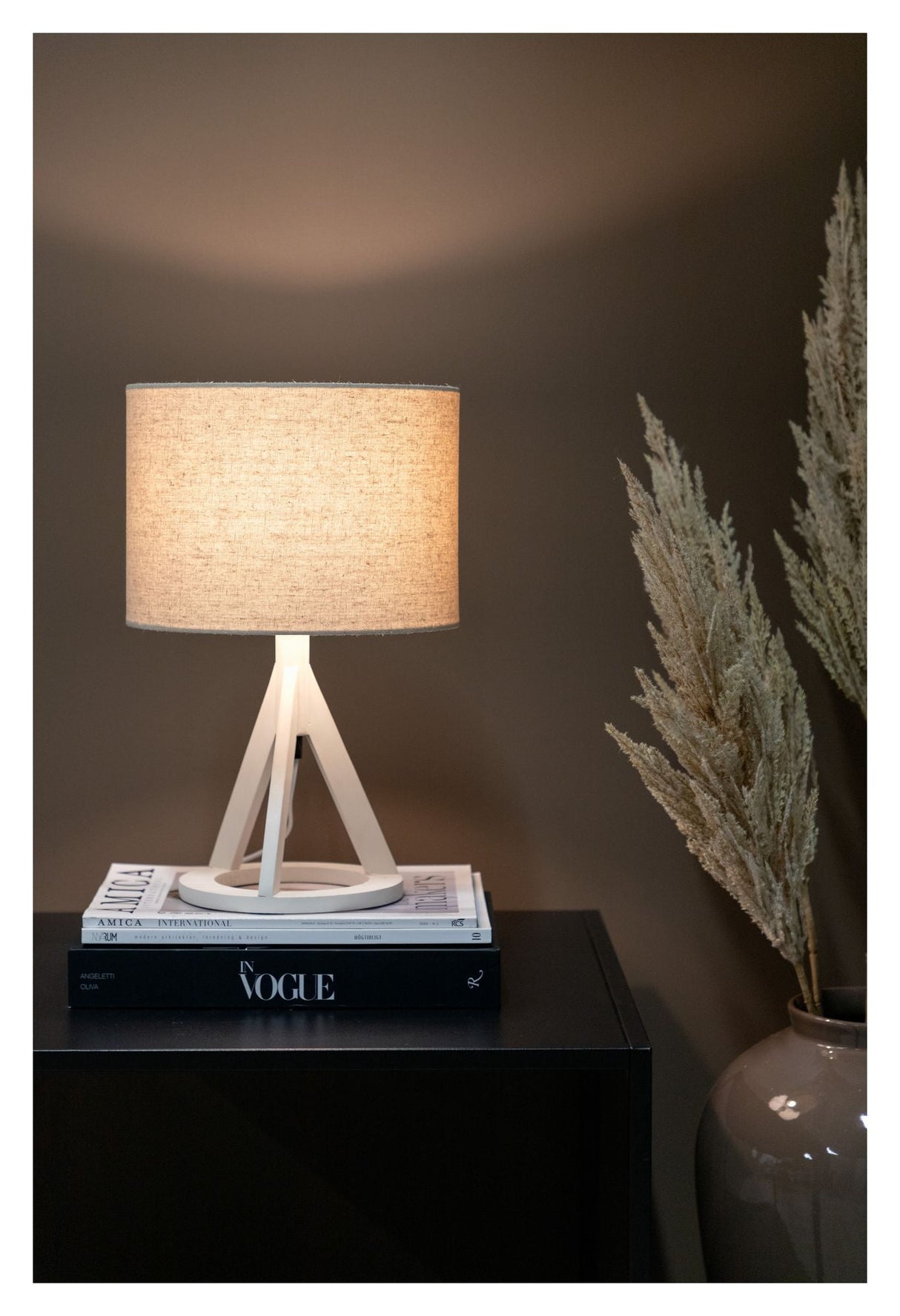 Kona Table Lamp, White/Linen