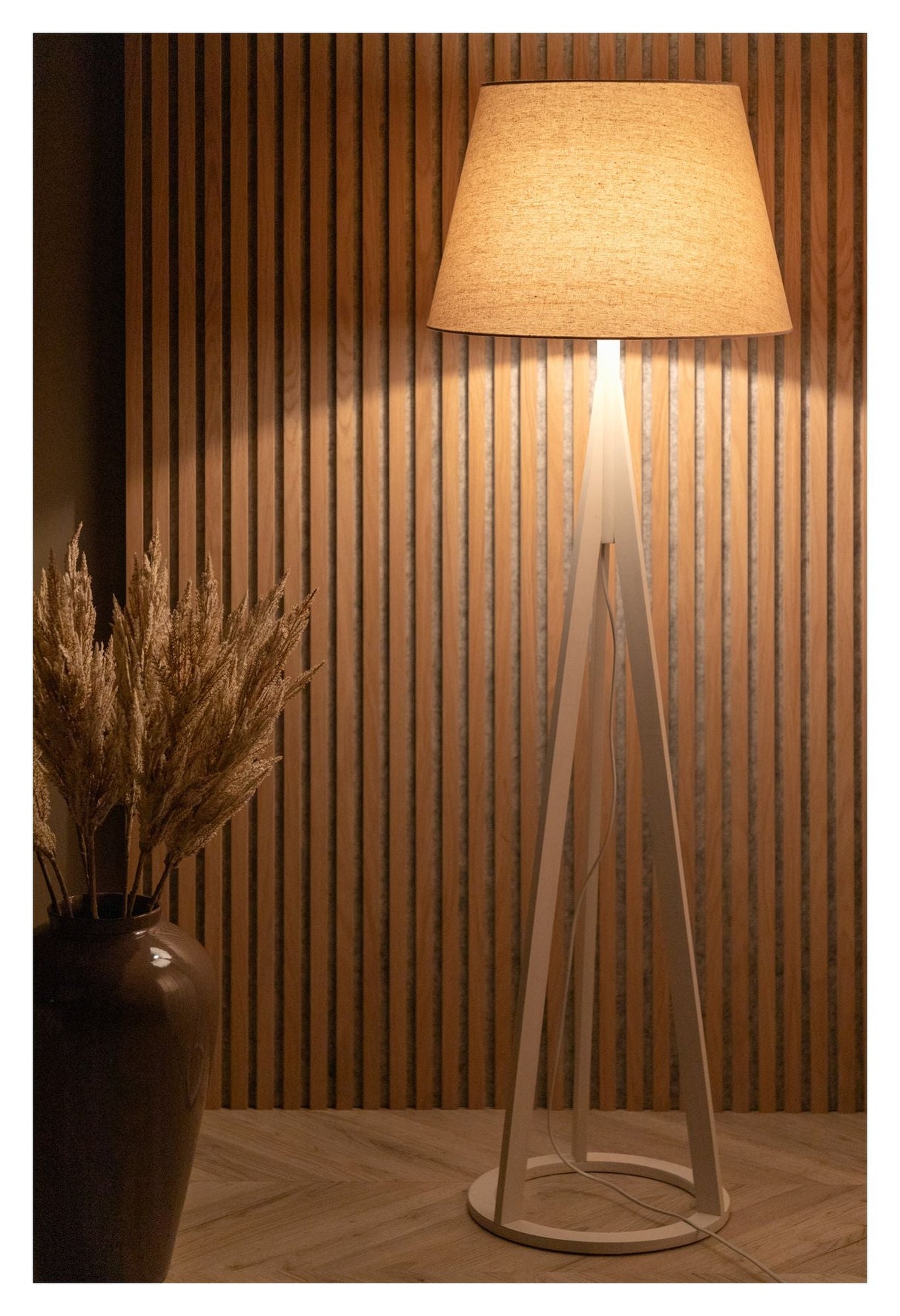 Kona Floor Lamp, White/Linen