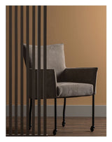 Ezra Dining chair with armrests and wheels, Sand