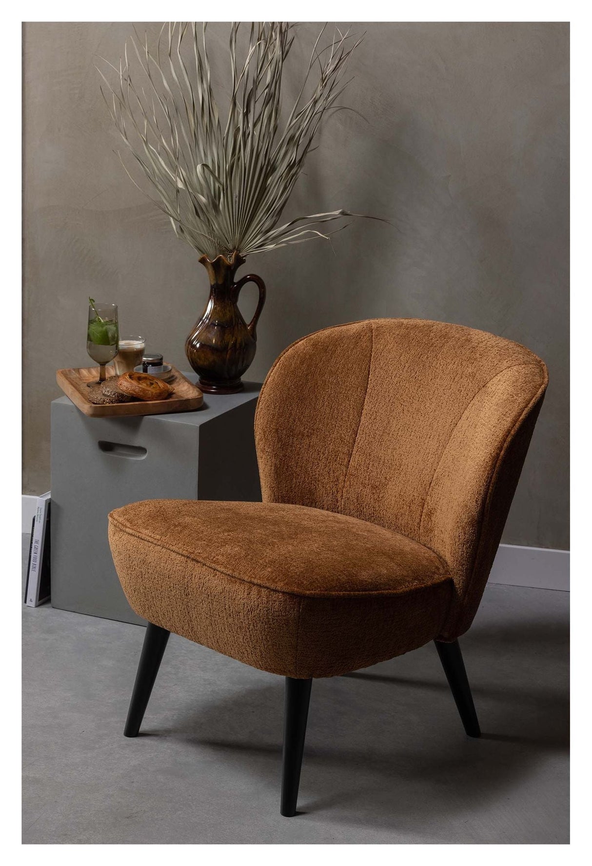 Woood Sara Lounge Chair, Velour w. structure Cognac