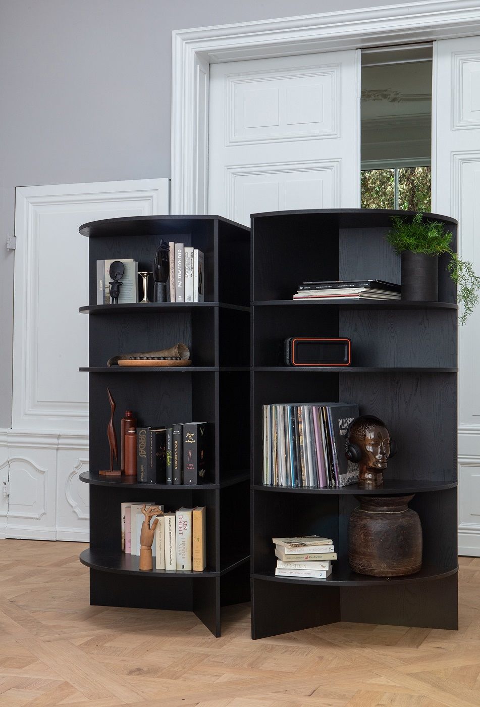 Woood Trian Tower Shelf - Black Ask